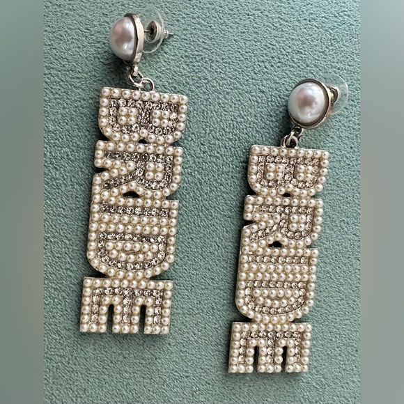 Bride Earrings - Picture 4 of 4